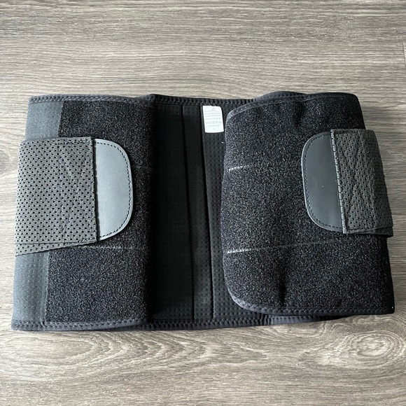 NWOT Waist Trainer Size S - Picture 1 of 3